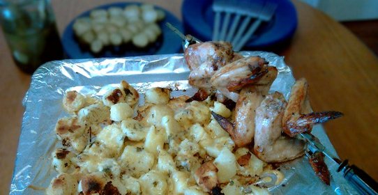 Куриные крылышки запеченные с ароматной картошкой