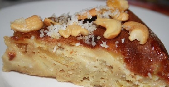 Яблочно-медовый пирог с кешью в мультиварке