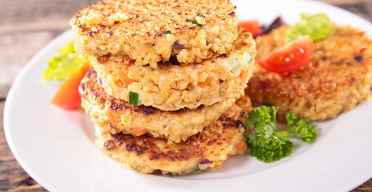 Котлеты из киноа с овощами
