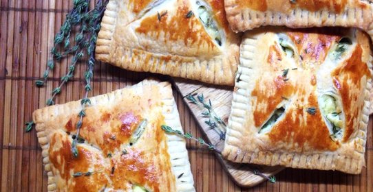 Мини-пироги с сырно-творожной начинкой