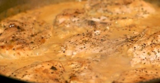 Курица в сливочно-сырном соусе