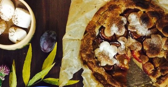 Пирог со сливой