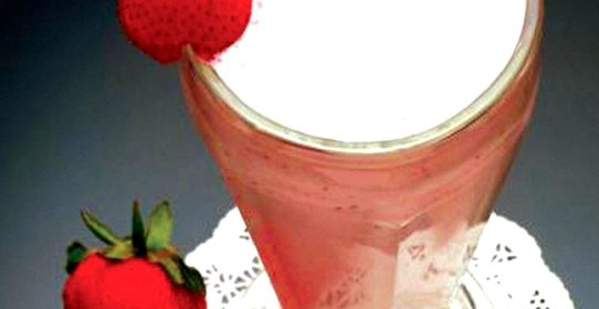 Бананово-клубничный коктейль