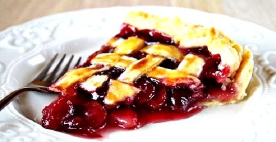 Пирог с черешней