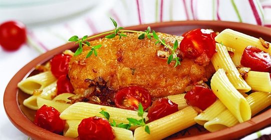 Свиное филе в оболочке из пармезана с тимьяном