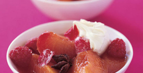 Фруктовое ассорти в коричном сиропе