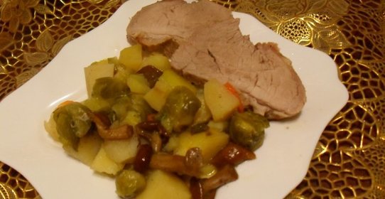 Свинина в шампанском,запеченная с опятами и овощами