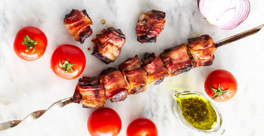 Шашлык из говяжьей печенки с беконом