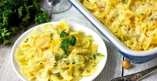 Паста фарфалле с двумя сырами