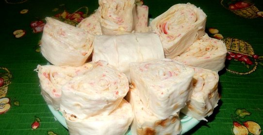 Рулет из лаваша с яично-крабовой начинкой