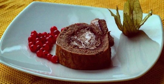 Рулет Вдохновение под соусом из интуиции