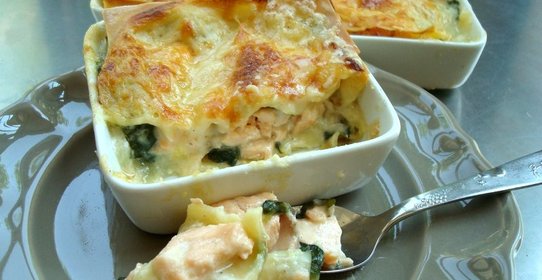 Лазанья с лососем и шпинатом