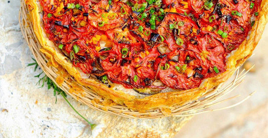 Летний пирог с помидорами от Ники Белоцерковской