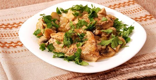 Курица тушеная с имбирем и анисом