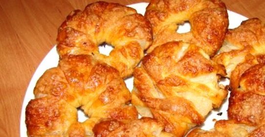 Слойки с ананасом