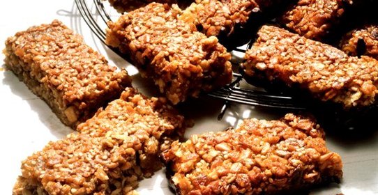 Геркулесовый пирог с фундуком