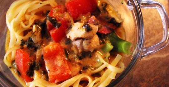 Тайская паста с куриным филе