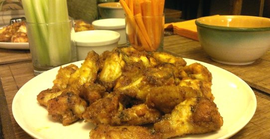 Острые куриные крылышки баффало