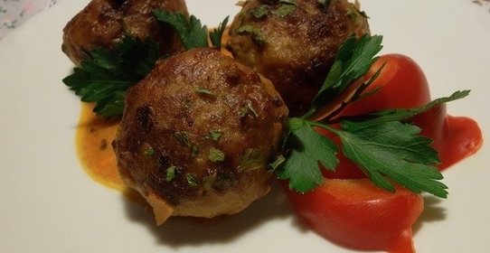 Тефтели с рисом в томатном соусе