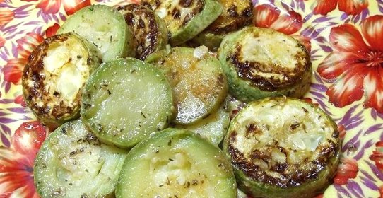 Запеченные в специях кабачки