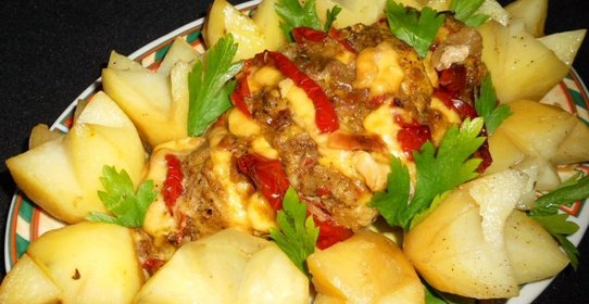 Свинина Праздничная, запеченная в рукаве с картофелем