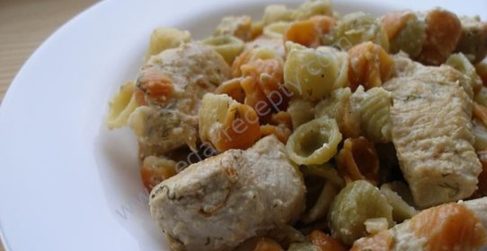 Индейка под сырно-сметанным соусом