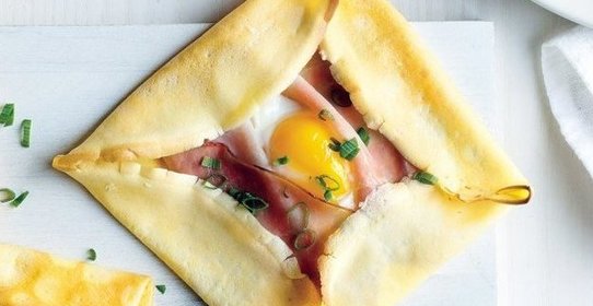 Блинчики с ветчиной и яйцом