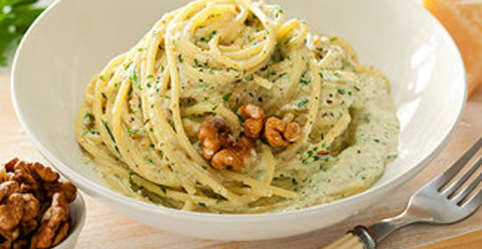 Спагетти в ореховом соусе в мультиварке