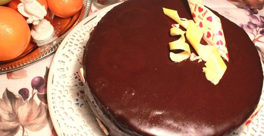 Торт «Малиново-вишневый трюфель»