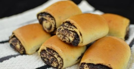 Рулетики с маком из дрожжевого теста