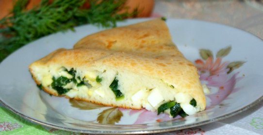 Заливной пирог с луком и яйцом