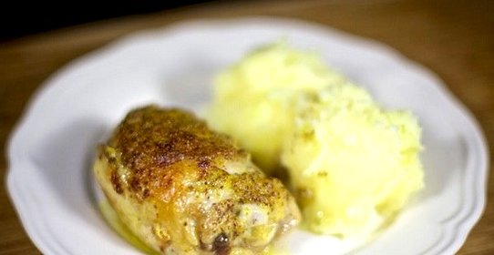 Запеченная курица под соусом