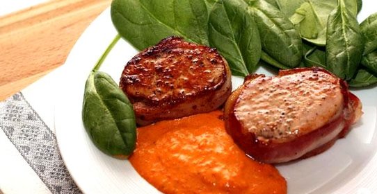 Медальоны из свинины