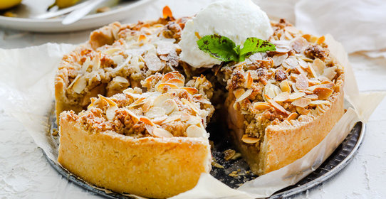 Открытый пирог с грушами