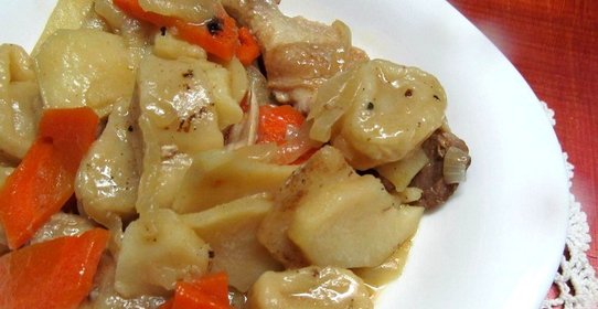 Галушки - нудли с мясом и картофелем