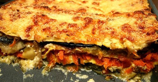 Лазанья с баклажанами, песто, фундуком и петрушкой