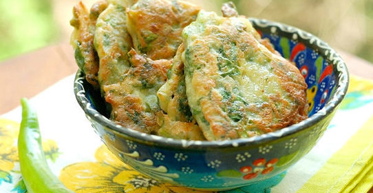 Оладушки со шпинатом (Ispanak Kökü Mücveri)