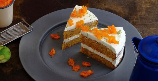 Пряный морковный торт на оливковом масле