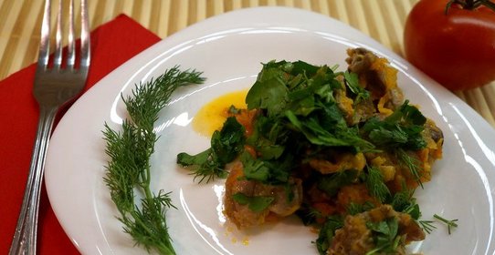 Тушеные куриные желудки в овощной зажарке