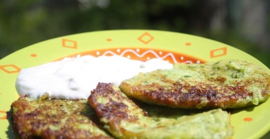 Весенние кабачковые оладьи с сыром сулугуни Самые любимые