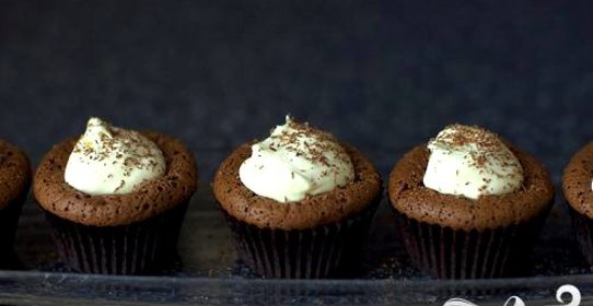 Шоколадные кексы с мятным кремом