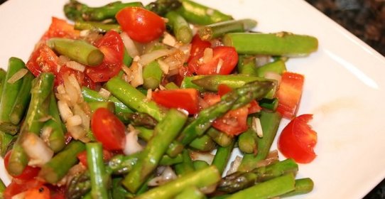 Cпаржа с овощами