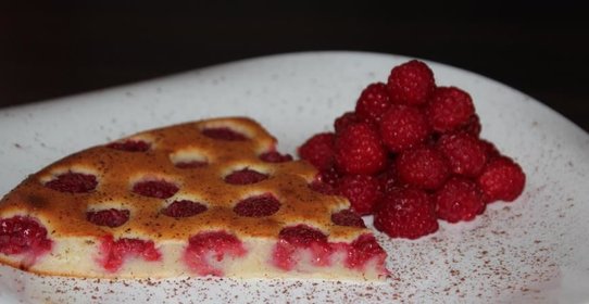 Малиновый пирог на основе йогурта