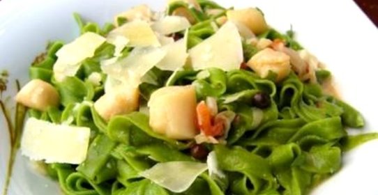 Паста с морскими гребешками и шпинатом