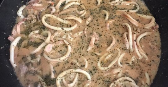 Сливочная паста с кальмарами