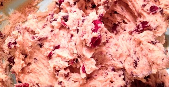 Печенье с шоколадом и вишней