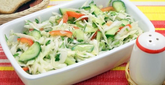 Овощной салат с кедровыми орехами