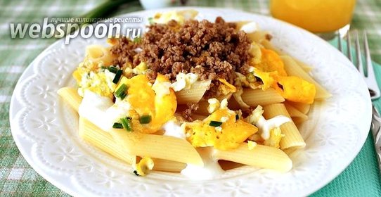 Макароны с яичницей и фаршем