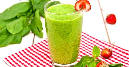 Зелёный коктейль со шпинатом и ананасом