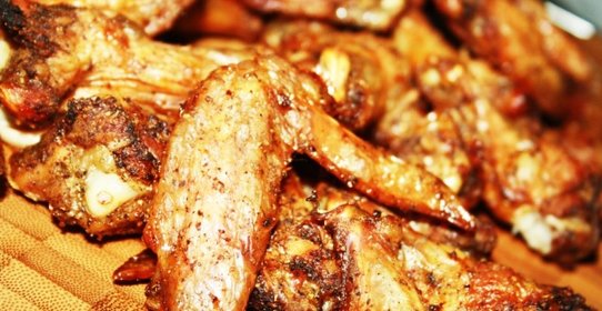 Хрустящие куриные крылышки запеченные в армянской приправе
